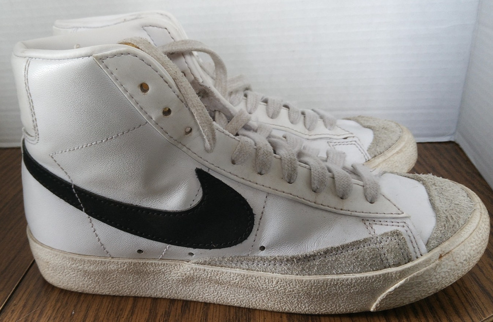 Nike Blazer Size 8 White And Black High Top Sneakers